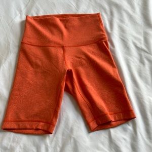 Lululemon Wunder Train High-Rise Short 6” - orange print - Size 4